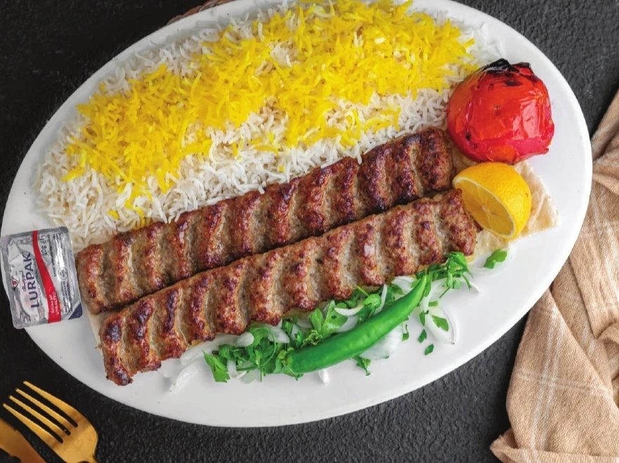 كباب لحم مع أرز أو بطاطس