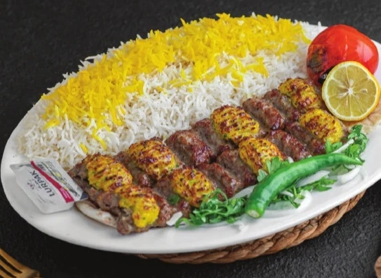 كباب خاص مع أرز أو بطاطس